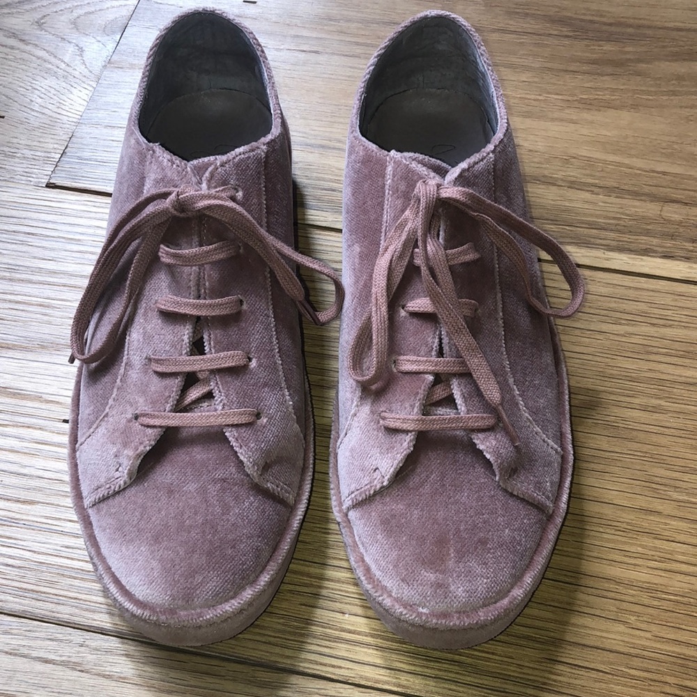 Joie Daryl Low Top Sneakers in Light Mauve